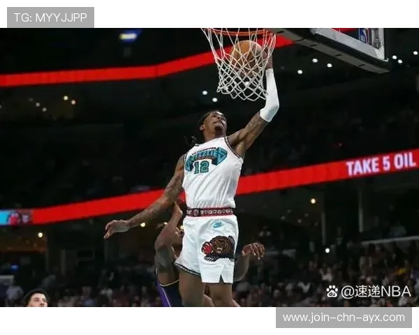 孟菲斯依靠莫兰特速度爆发,瞬间突破对方阵型