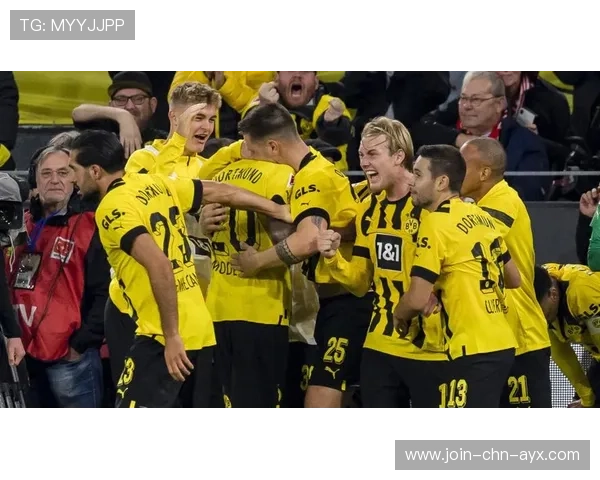 多特蒙德通过中场支点带动攻势,跑动密度高