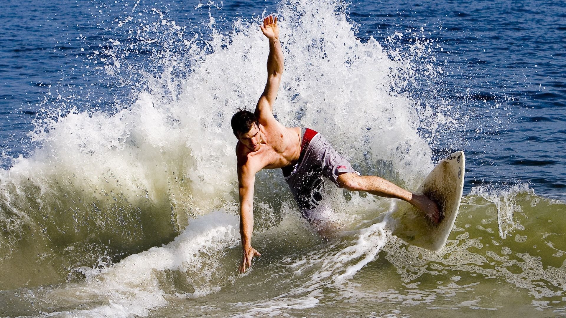 BLG完善电竞运动员职业保障体系，电竞运动员的基本条件